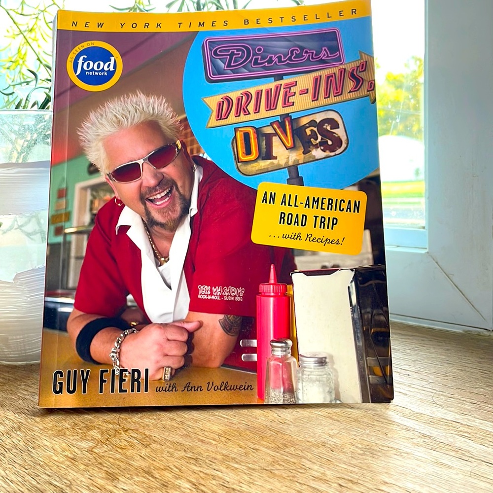 Diners ,drive-ins ,and dives ,cookbook by guy fiery